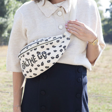 ON THE GO BANANA BAG LEOPARD PRINT