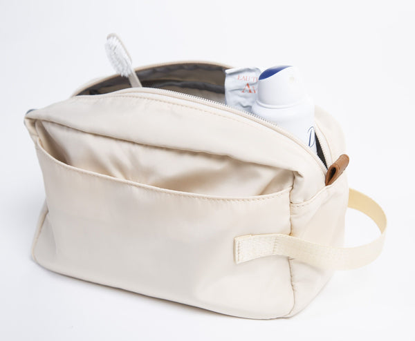 MOMMY BAG & MOMLIFE TOILETRY BAG BUNDLE OFF-WHITE